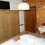 Homestay Gaestehaus Lackner