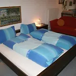 Homestay Gaestehaus Lackner *