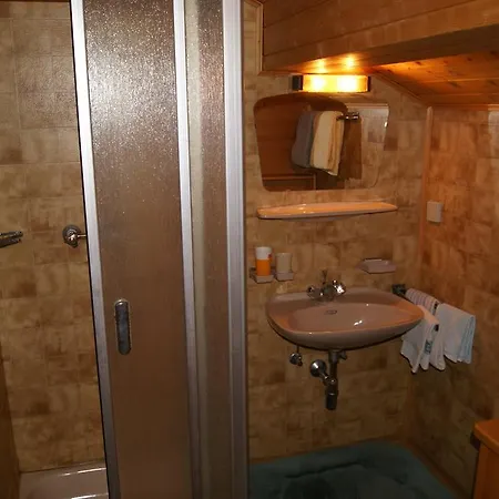 ホームステイ Gaestehaus Lackner Zimmer レンヴェーク